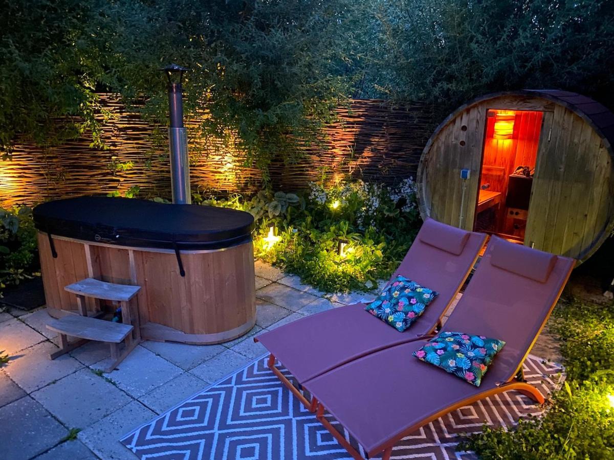 Bed & Wellness Klein Knorrestein With Private Hottub And Sauna And Tandembike Rental Included In Price Almere Dış mekan fotoğraf